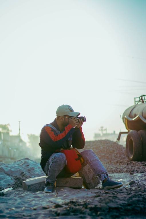 Infographic showing steps to build an investment portfolio from scratch.